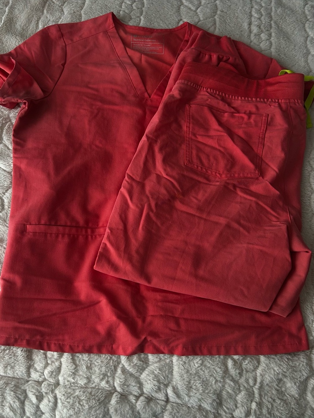 FIGS Women's Sweatpants & Joggers in Red